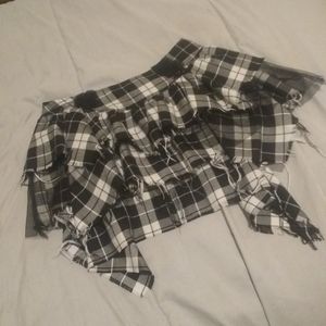 SOLD: black and white skirt.